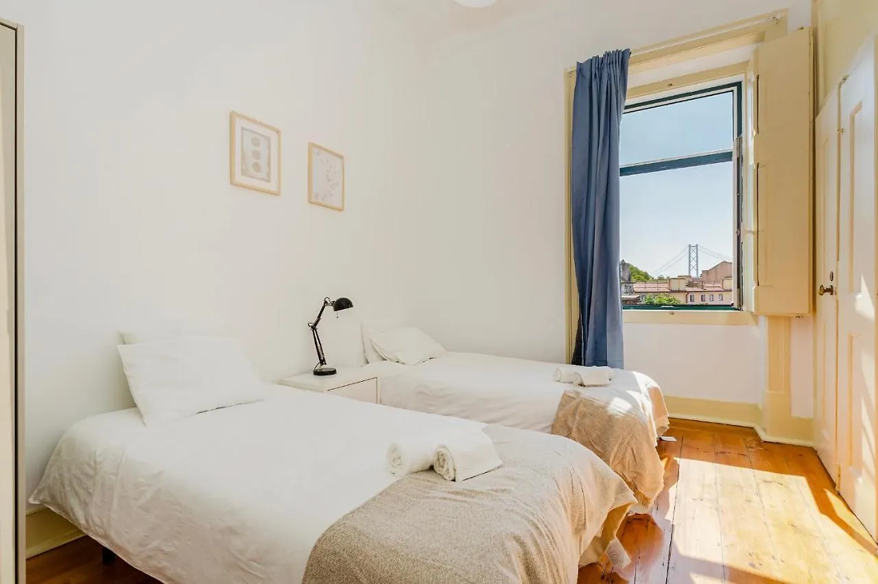4Br Lisbon Apartament - Excellent Location - New Mattresses! Apartment