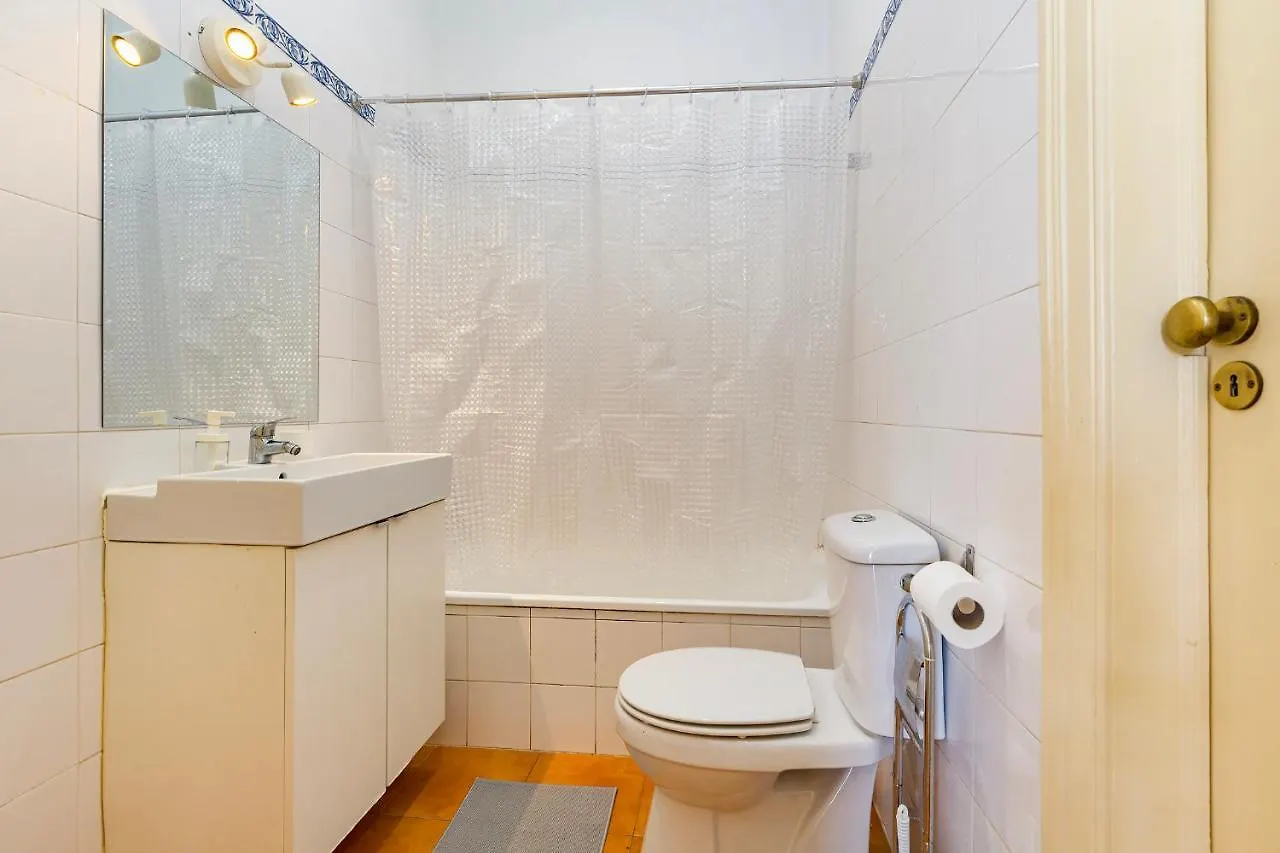Apartment 4Br Lisbon Apartament - Excellent Location - New Mattresses!