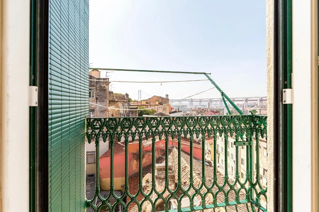 Apartment 4Br Lisbon Apartament - Excellent Location - New Mattresses!